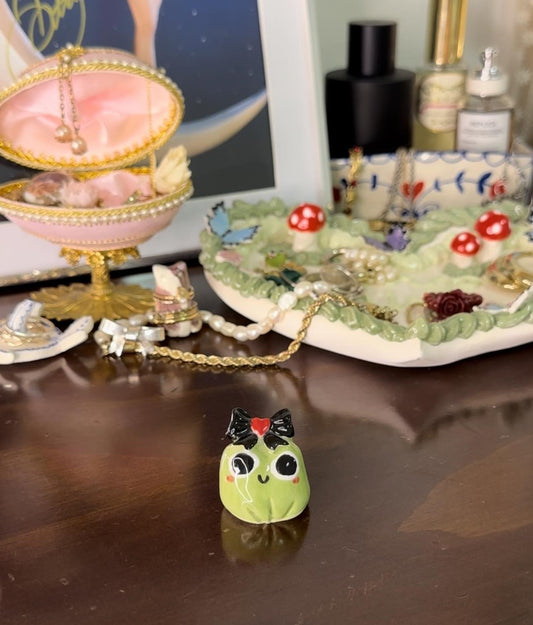 Bow frog 🎀
