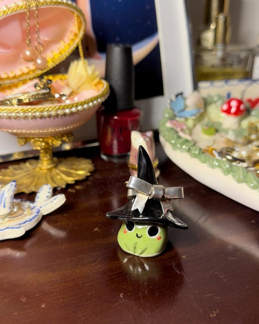 Witch frogs (ring holders)