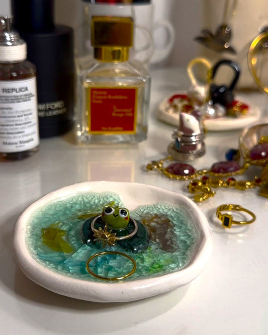 Frog in a Fish Pond | Marble Jewellery Dish
