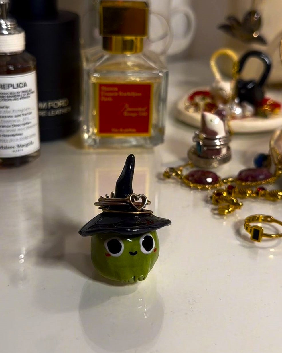 Witch frogs (ring holders)