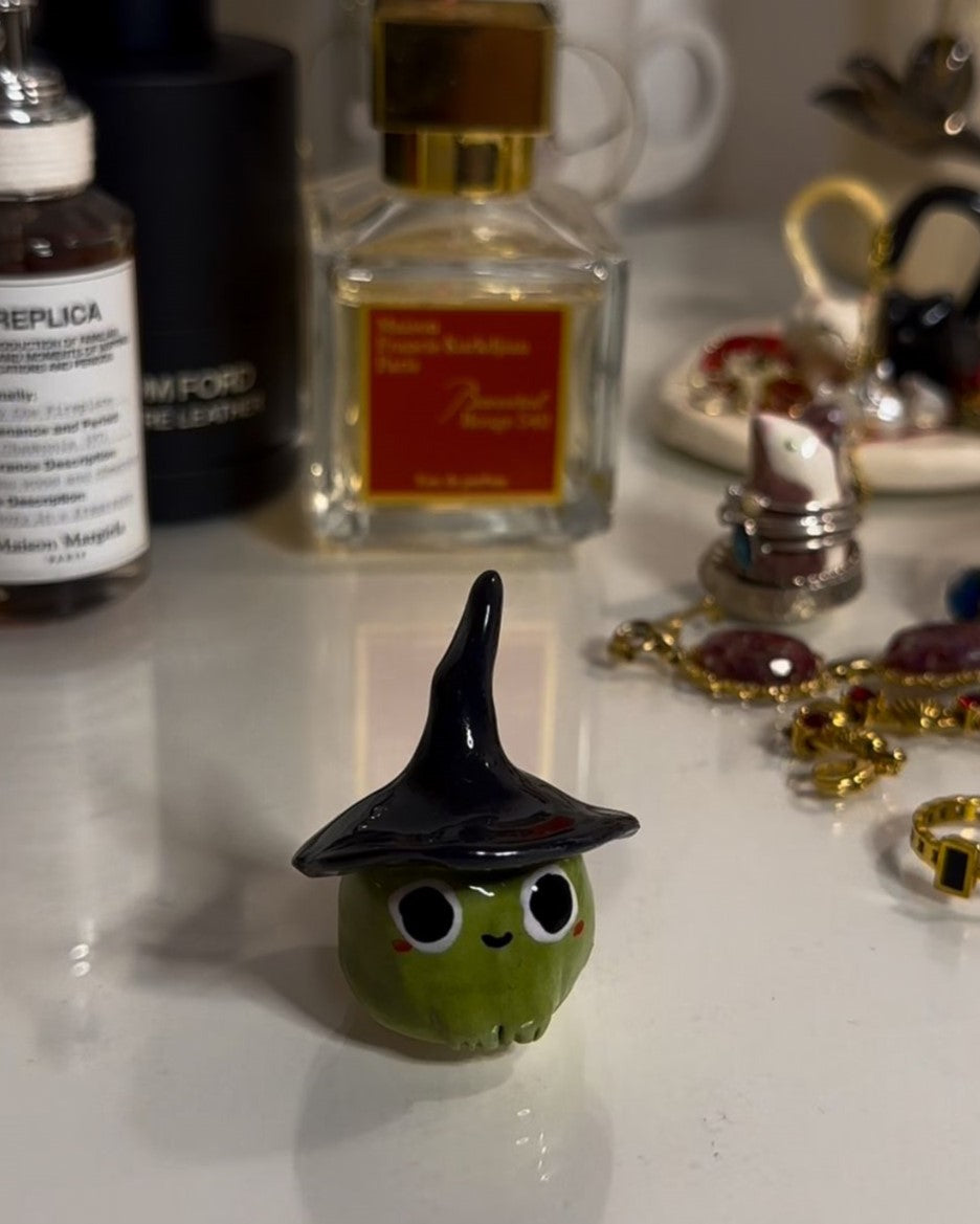 Witch frogs (ring holders)
